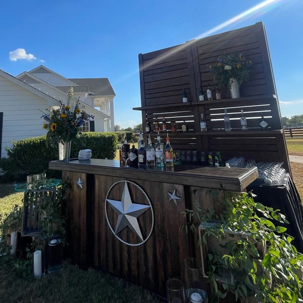 Featured image for “The Ultimate Backyard Party Planning Guide”